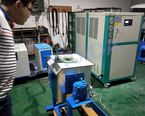 Giá tốt Graphite Crucible Induction Melting Furnace Hệ thống làm mát nước ba giai đoạn AC 380V 50Hz Điện lực được thiết kế để nóng chảy kim loại trực tuyến